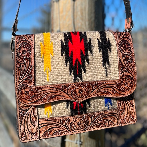 NEW RELEASE Tooled Leather flower Rug Wool flap shoulder bag Boho west Tan Red - Picture 2 of 9